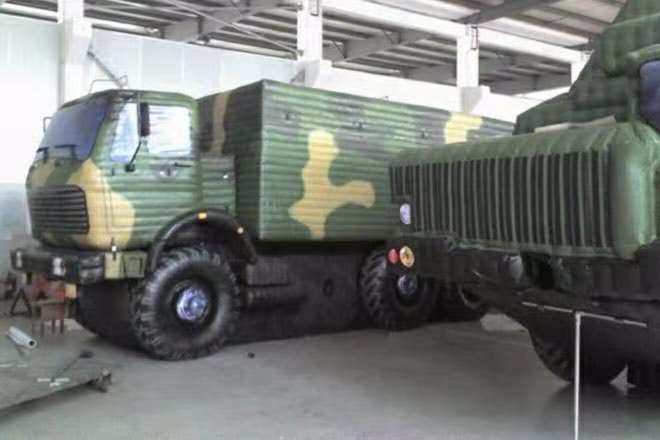 张湾大型军事车